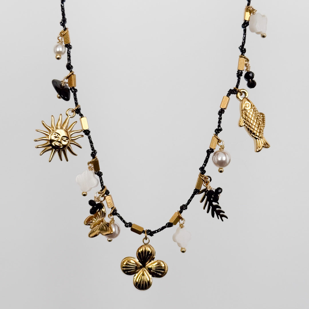 Collier Nola