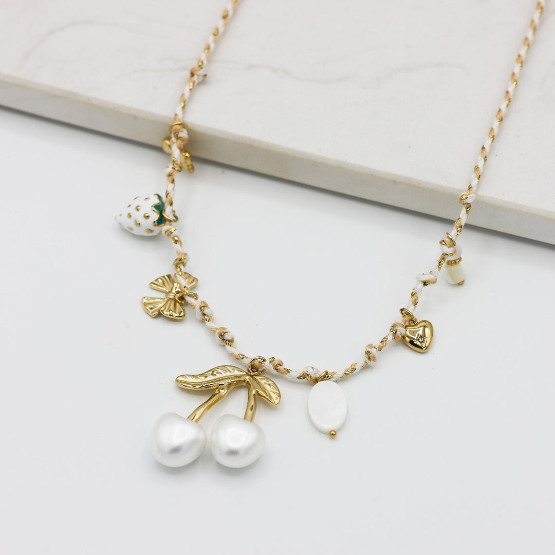 Collier Cherry