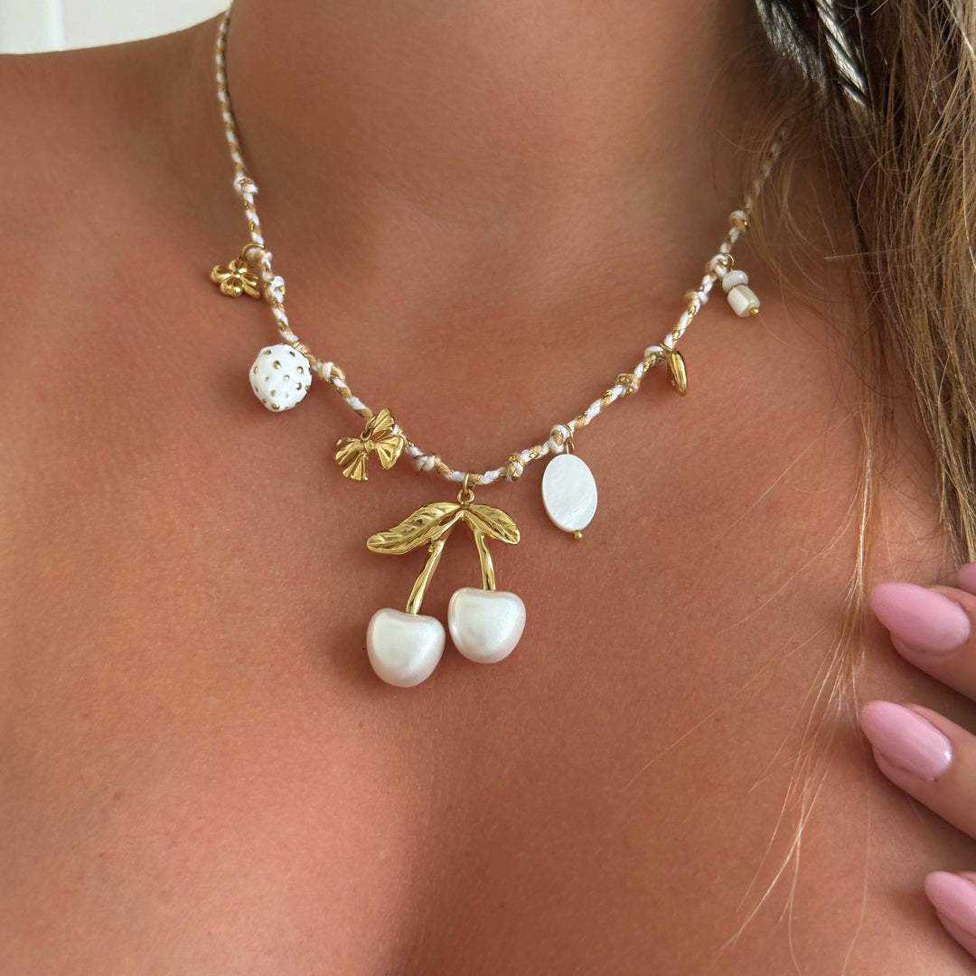Collier Cherry