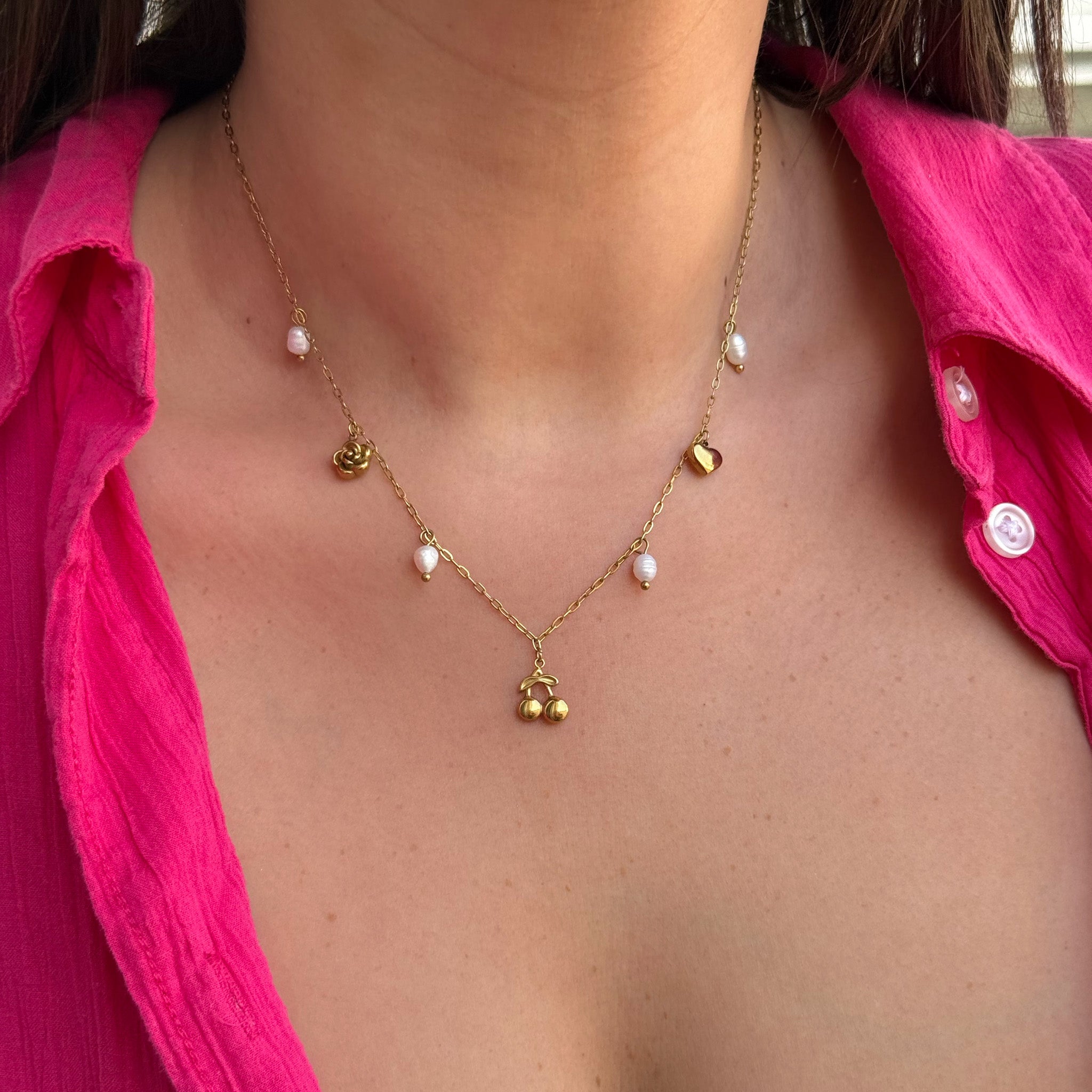 Collier Cherry